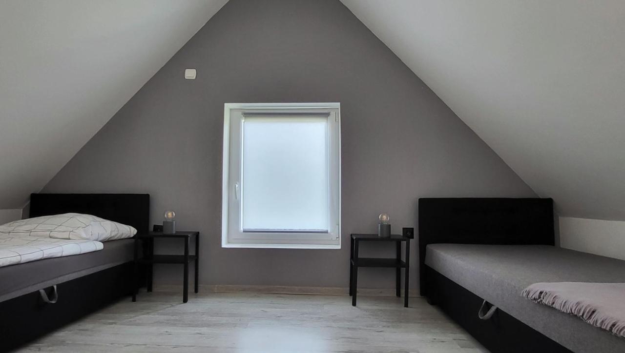 Domki Brzezowka Nad Stawami Klodzko Bagian luar foto